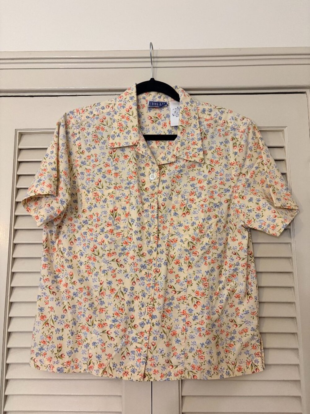 Vintage Erika & Co. Floral button-down top